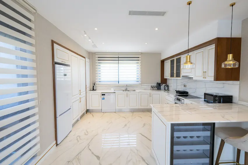 Fitted kitchen
